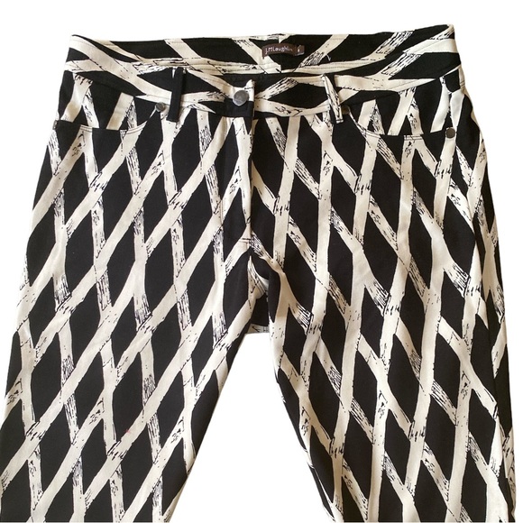 J. McLaughlin Black & Ivory Lattice Stretch Skinny Pants - 4 - Picture 4 of 12
